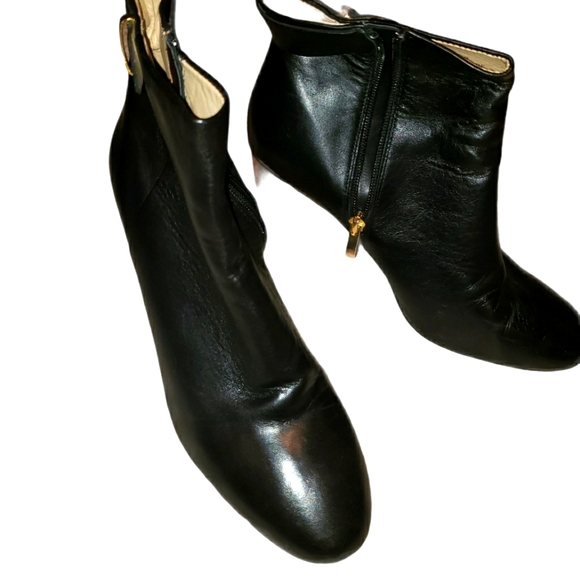 G.I.L.I. Shoes G I L I Leather Bootie Poshmark